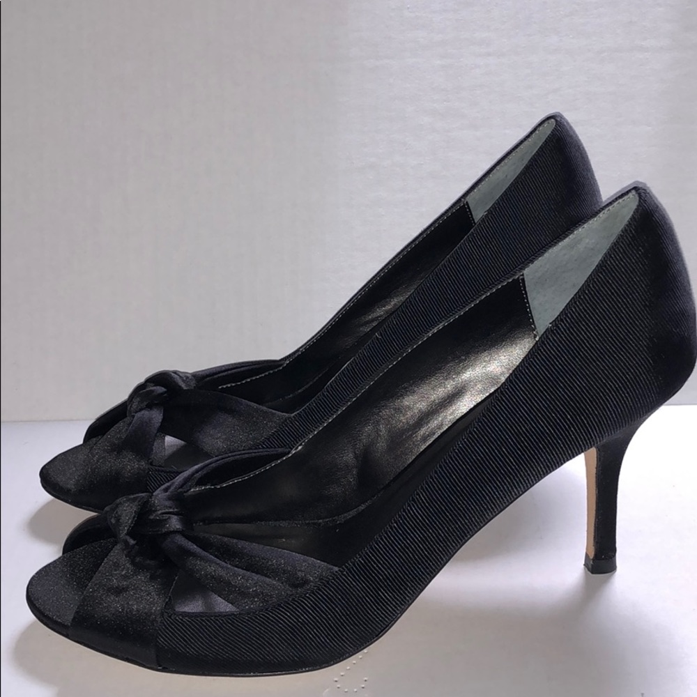 NWT Talbots Black Gabi heels, Size 8.5